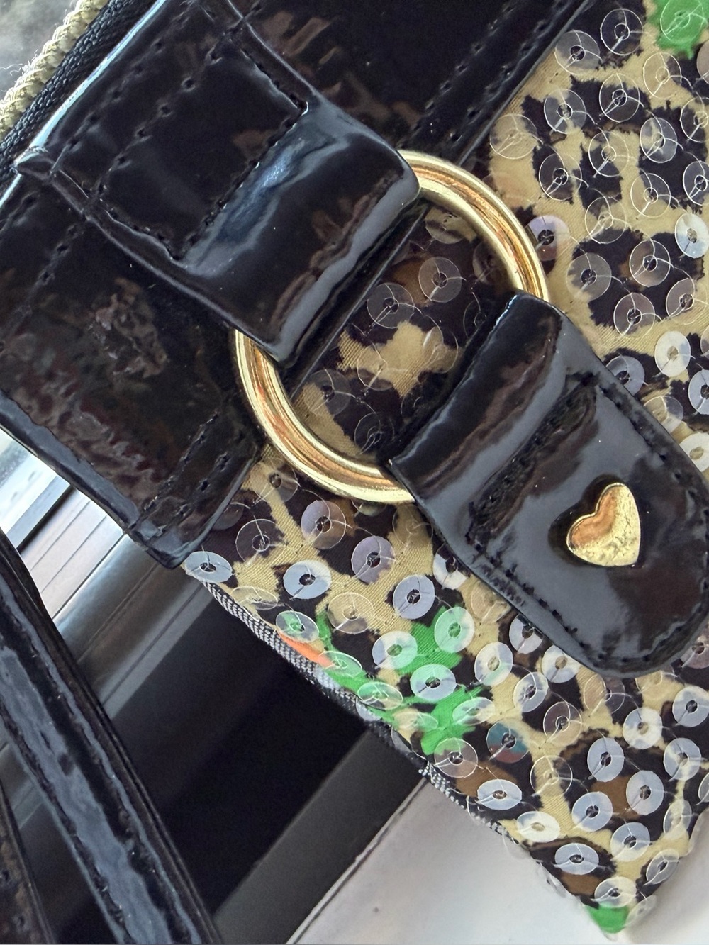 VINTAGE BETSEY JOHNSON Y2K Betseyville Leopard Expandable Wristlet Accessory - Picture 6 of 10